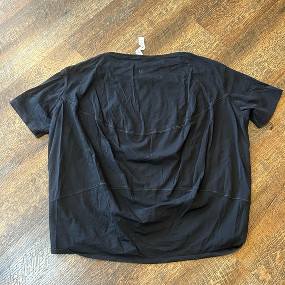 lululemon athletica Black Short Sleeve Crew Tee - Picture 3 of 5